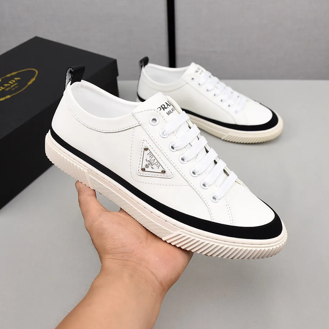 【PRADA】Men's shoes 💰400💰. Detonate the whole place! An international brand that is constantly innovating. This men's casual shoe is the original version. It is made of cowhide leather at a ratio of one to one at the store. It has leather feet and rubber non-slip outsole. It is breathable and comfortable. Quality speaks for itself. 👄38-44